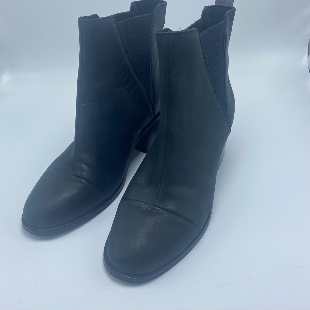 Toms Everly Black Heeled Boot Women’s Size 9 Leather Block Heel - Picture 2 of 8
